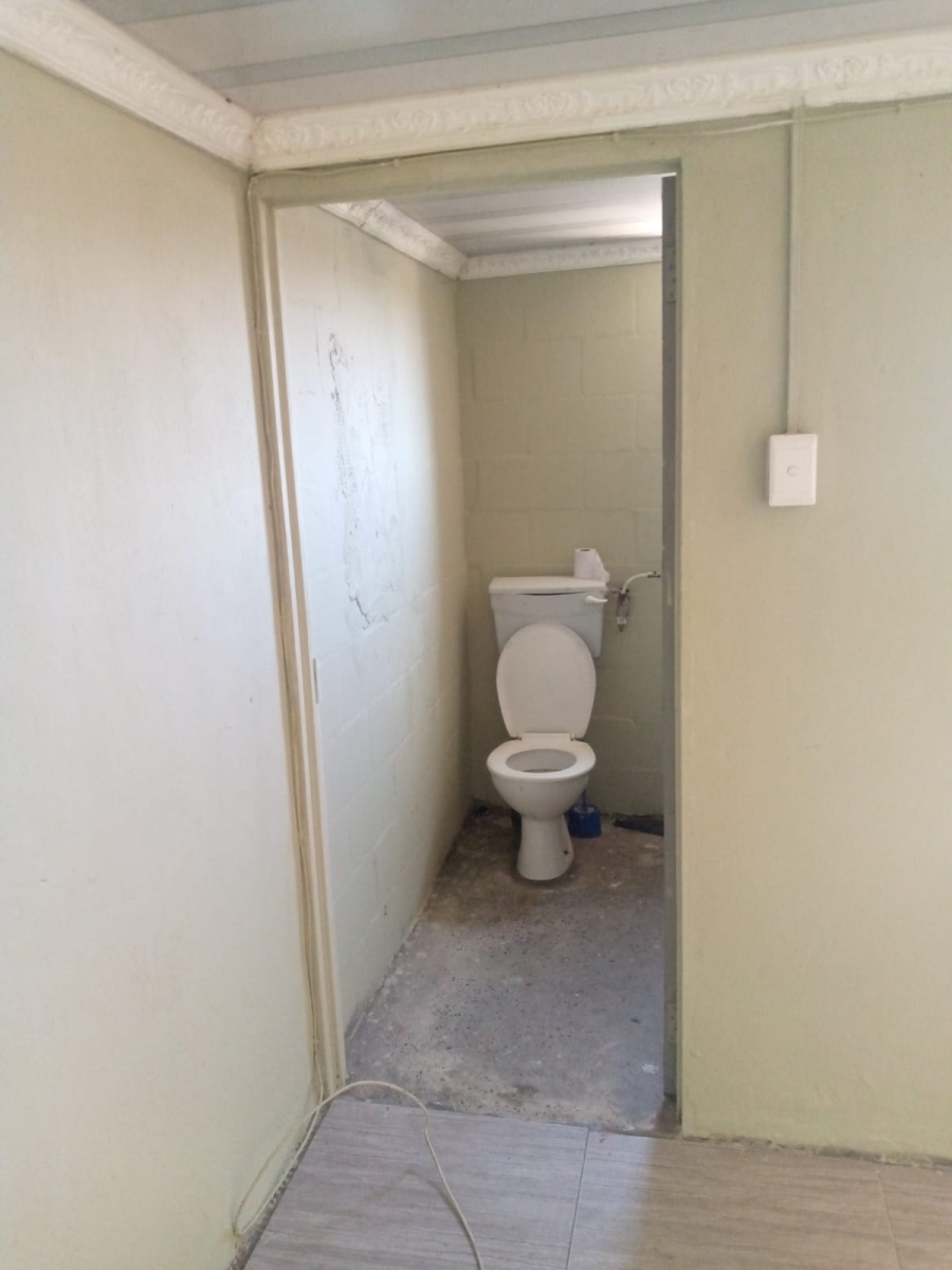 6 Bedroom Property for Sale in Mfuleni Western Cape